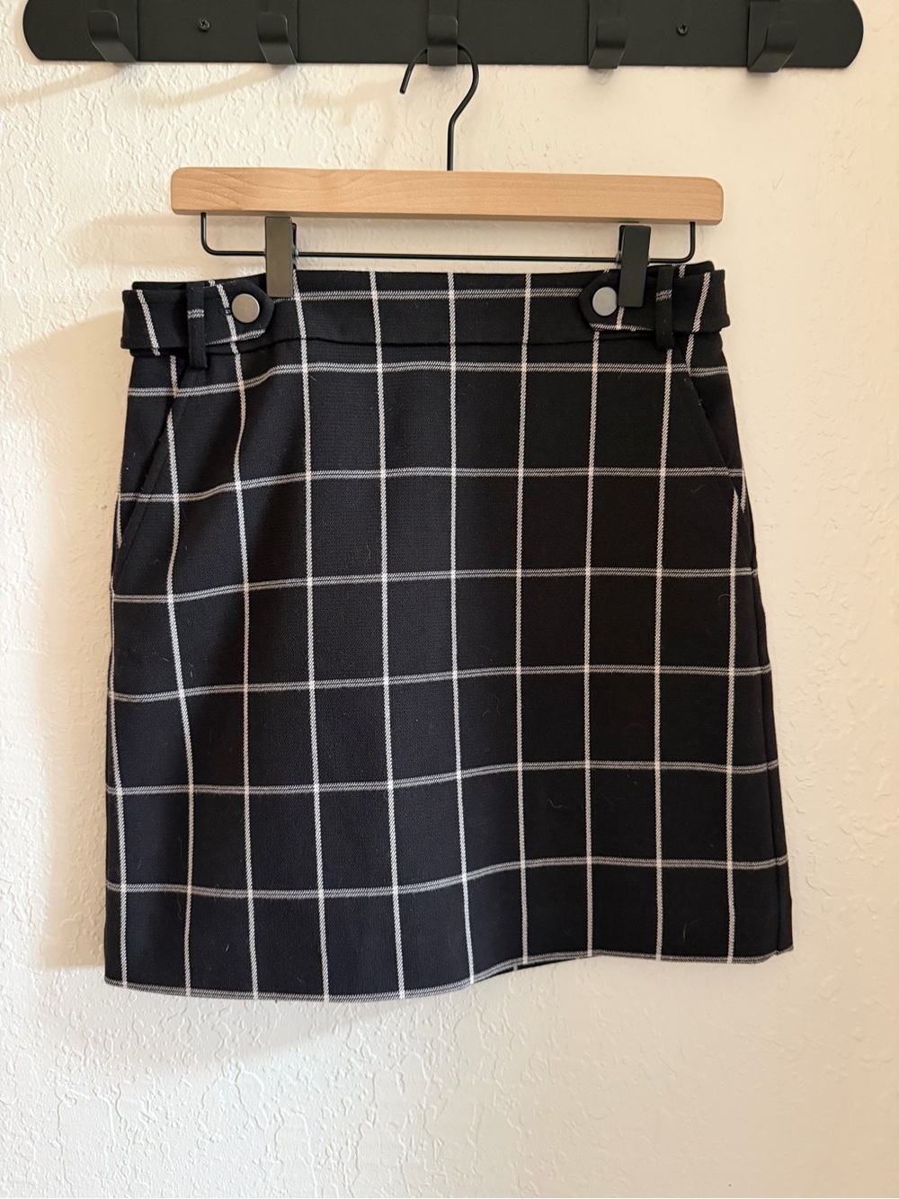 LOFT Outlet Black White Windowpane Plaid Mini Skirt – Size 4